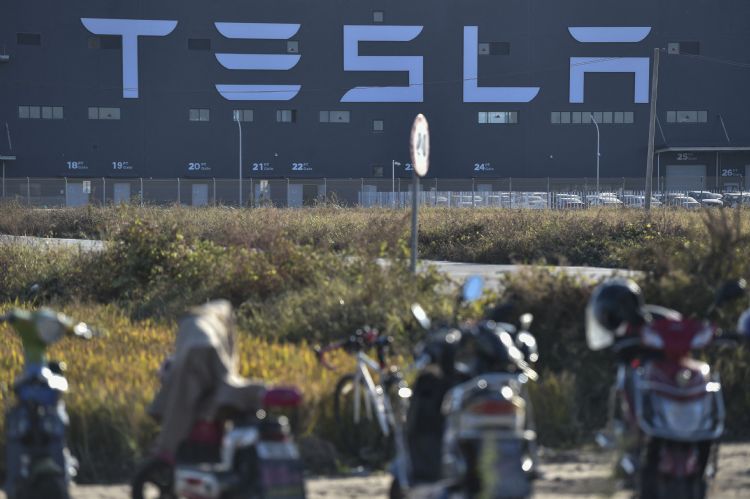 疫情因素？ 传Tesla上海厂关厂2日