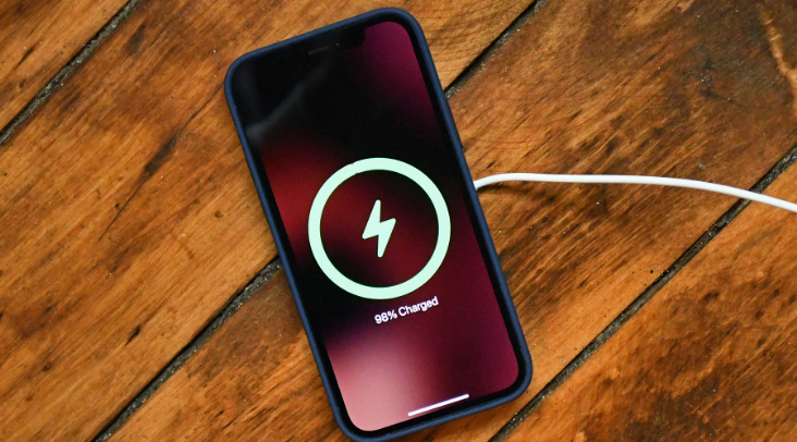 iPhone 13或将取消有线充电