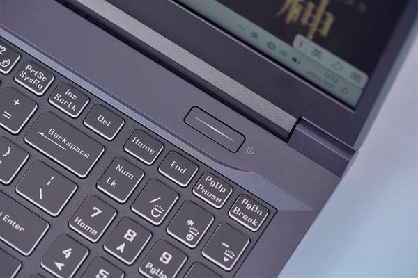 RTX 3050光追显卡仅4999元!战神Z7游戏本图赏