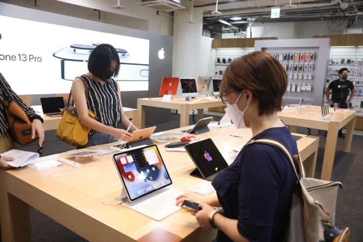 每日椽真：iPad、MacBook用OLED传闻受瞩；智能制造带动IT委外