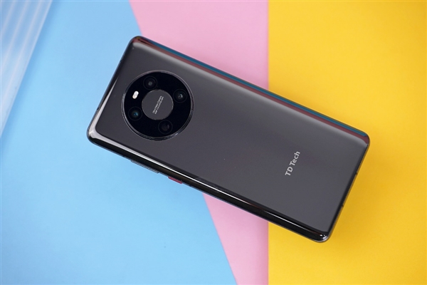 鼎桥TD Tech M40开箱图赏：5G+5G双卡待机 圆环摄像头大亮