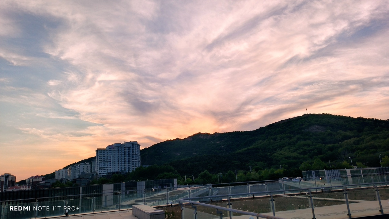 建筑与房屋的城市空拍图