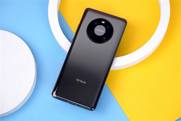 鼎桥TD Tech M40开箱图赏：5G+5G双卡待机 圆环摄像头大亮