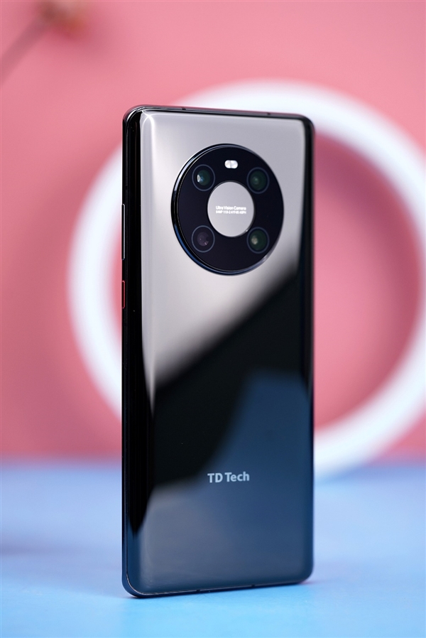 鼎桥TD Tech M40开箱图赏：5G+5G双卡待机 圆环摄像头大亮
