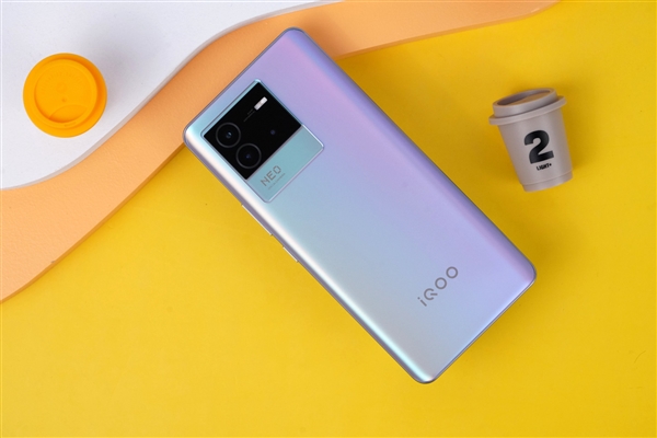 骁龙870+80W闪充!iQOO Neo6 SE开箱图赏