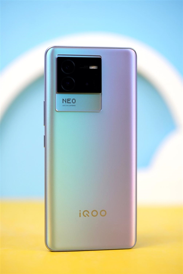 骁龙870+80W闪充!iQOO Neo6 SE开箱图赏