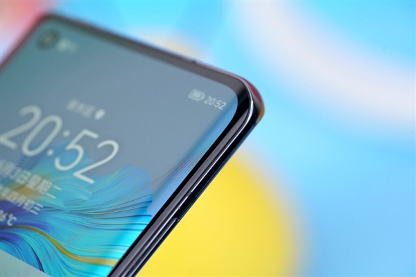 鼎桥TD Tech M40开箱图赏：5G+5G双卡待机 圆环摄像头大亮