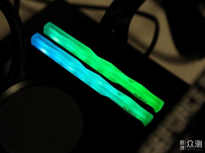 科赋CRAS X RGB DDR4-4000灯条小测