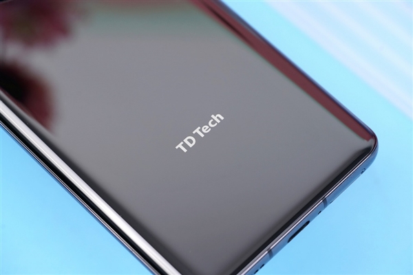 鼎桥TD Tech M40开箱图赏：5G+5G双卡待机 圆环摄像头大亮
