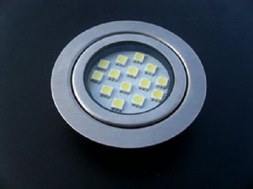 低温运行的LED道路照明