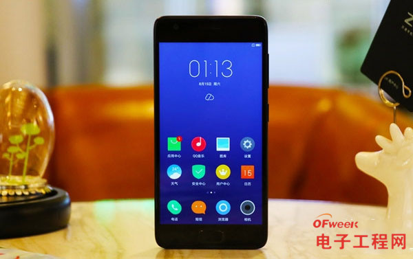 将骁龙820发挥到极致 联想ZUK Z2开箱评测：相比ZUK Z2 Pro有哪些独特魅力？