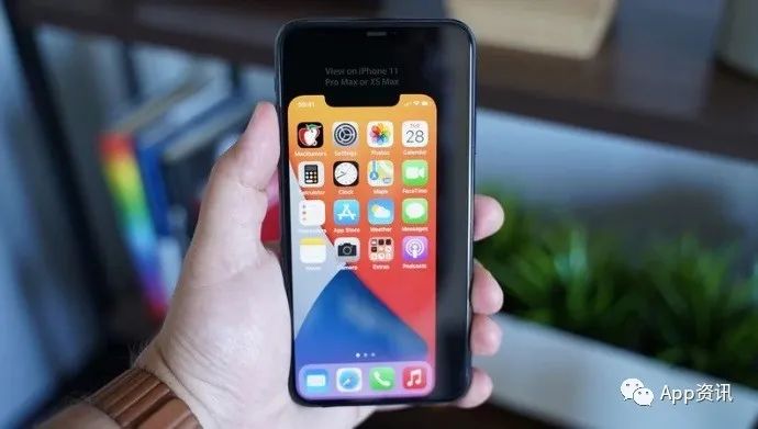 虚拟模型显示:5.4 英寸苹果 iPhone 12 机身单手可握