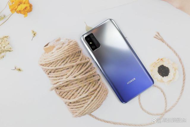 荣耀7.09寸大屏新机量产，天玑8100+6000mAh，是你的菜吗？