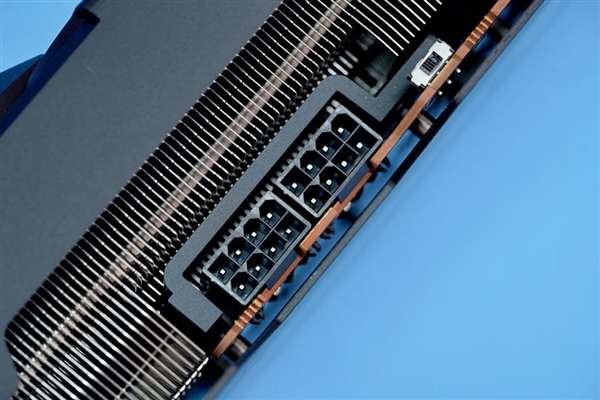 9999元游戏利器！瀚铠RX 6900XT超合金版图赏