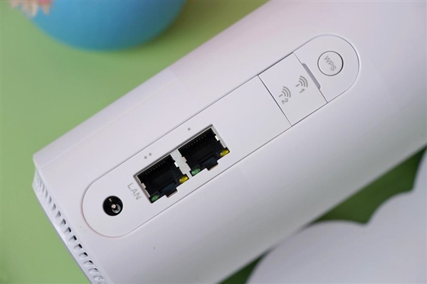 插卡、有线都能上网!中兴5G CPE 2 Pro开箱图赏