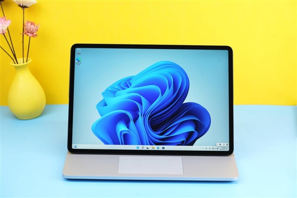史上最强大Surface！微软Surface Laptop Studio开箱图赏