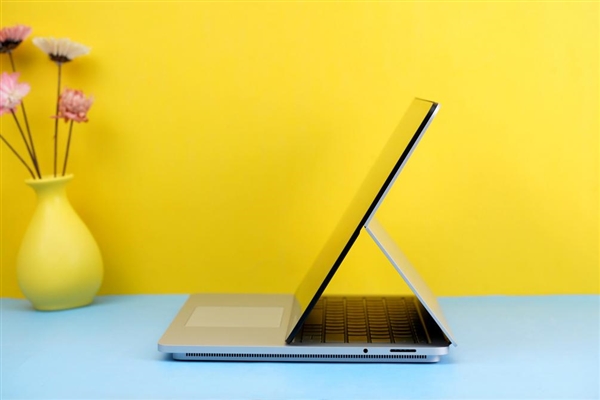 史上最强大Surface！微软Surface Laptop Studio开箱图赏