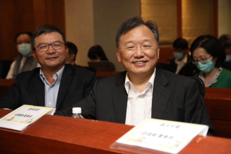 双虎力挺富采私募案 台厂Micro LED群体战鸣枪