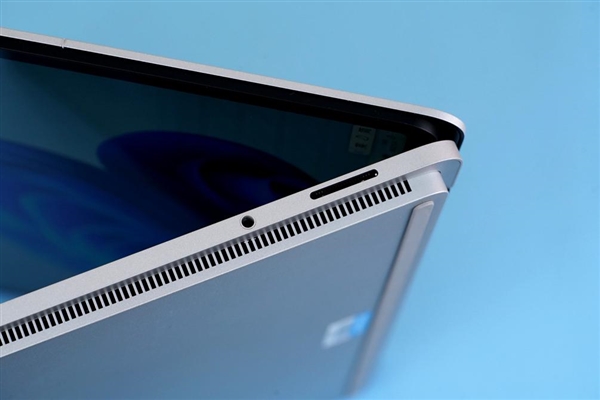 史上最强大Surface！微软Surface Laptop Studio开箱图赏