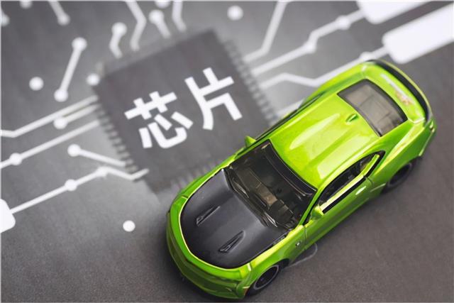 芯片继续断供，全球多家车企再陷停产风波