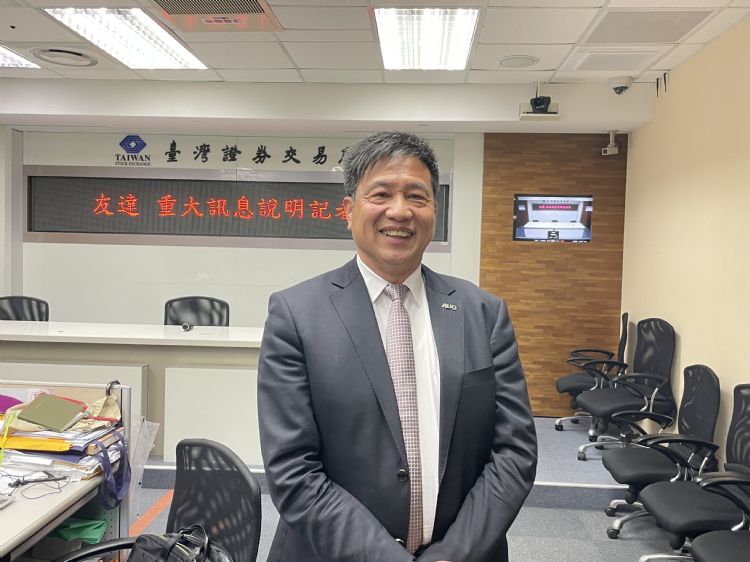 友达董事长彭双浪表示，三年股东报酬一次揭露是台湾的一大创举。郭静蓉摄
