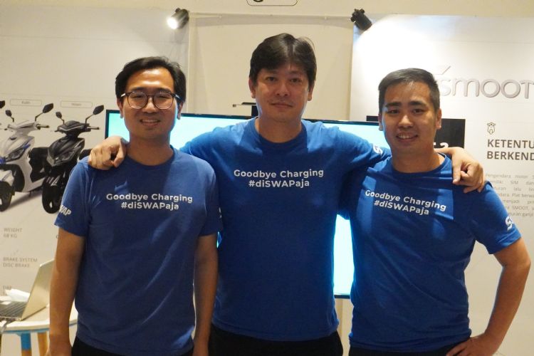 SWAP Energi团队，共同创始人彭凯文(Kevin Phang，图左)以及CEOIrwan Tjahaja(图中)。SWAP Energi