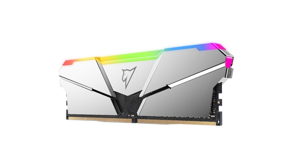 国产内存巅峰！朗科绝影DDR4-4266 CL18超低价799元