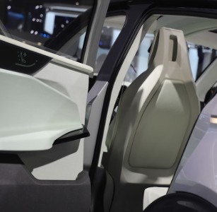 调查报告发现特斯拉Model X无故自动加速？