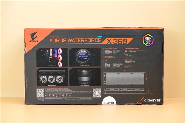 全彩显示屏加持！技嘉水雕PRO 360水冷开箱图赏