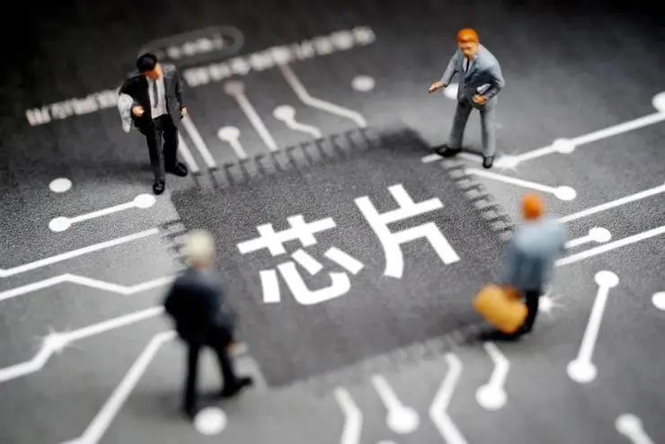 芯片供应吃紧、蔚来停工 5 天，全球车企「芯荒」仍在持续