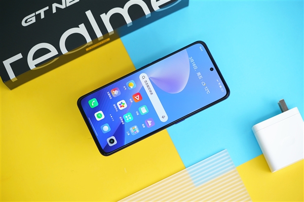 天玑8100只卖1999元！realme GT Neo3开箱图赏