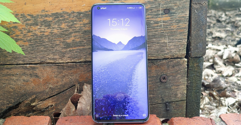安卓顶级旗舰小米11 VS iPhone 12，谁更受消费者欢迎？