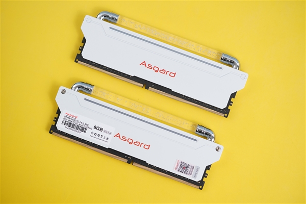 独特气泡RGB柔光！阿斯加特洛基DDR4 3600内存图赏