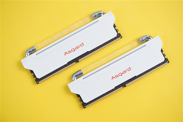 独特气泡RGB柔光！阿斯加特洛基DDR4 3600内存图赏