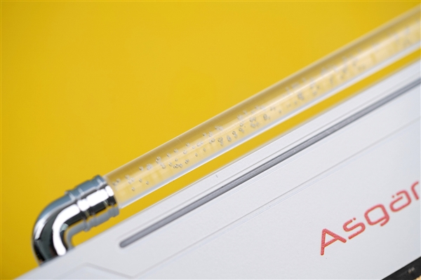 独特气泡RGB柔光！阿斯加特洛基DDR4 3600内存图赏