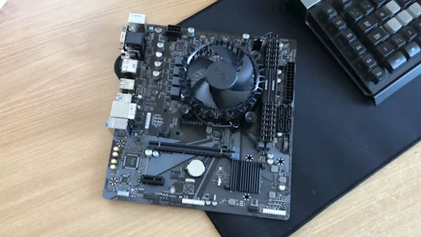 饶了双核吧！12代赛扬G6900测试：玩3A游戏真有点吃力