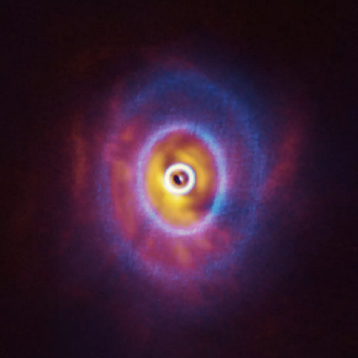 天文学家可能已经发现了第一颗围绕三颗恒星运行的行星