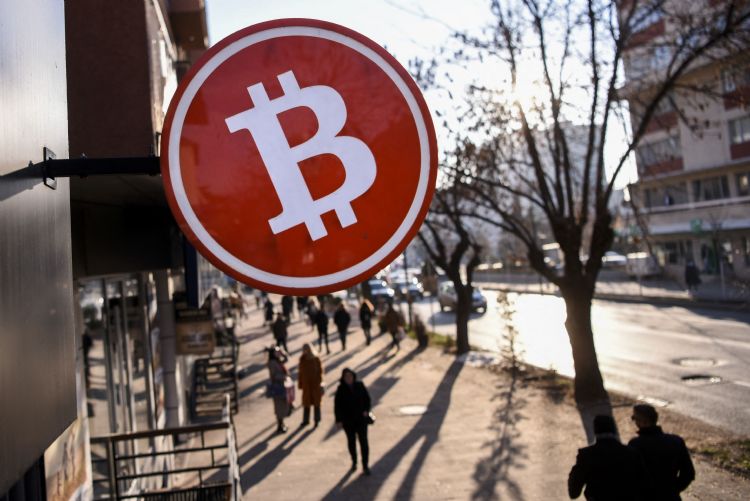 英特尔传推比特币专用ASIC 挖扩机业者恐难挡其优势