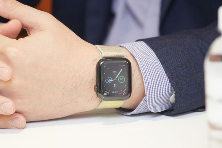 Apple Watch抢进运动市场 电池续航撑得住吗？