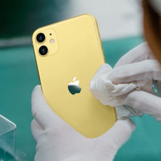 苹果或再推三款 iPhone SE，支持屏下指纹识别