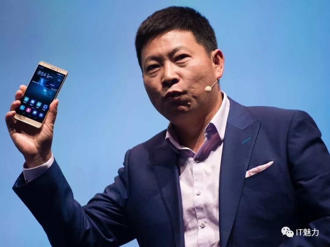 华为Mate20稳了，就问iPhone XR慌不慌
