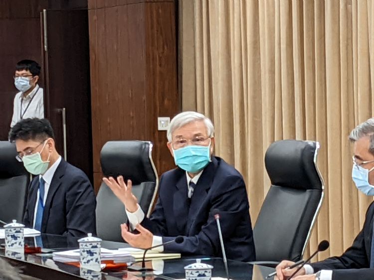 央行升息1码 审慎乐观预估全年经济成长4.05%