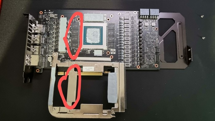 华硕GeForce RTX 3080 Ti TUF OC显卡用户发现整片GDDR6X导热垫失踪