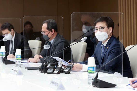 俄祭卢布偿债反制裁 韩国如何面对汇差损失？