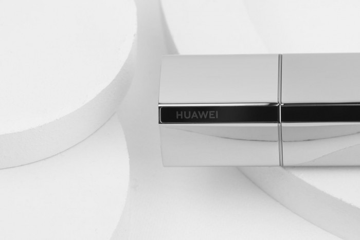 华为FreeBuds Lipstick发布：专为女性打造的“口红”耳机