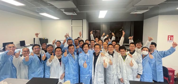 壁仞科技首款通讯GPU芯片BR100系列是目前国内算力最大的通用GPU芯片，号称对标国际大厂最新旗监产品。壁仞科技