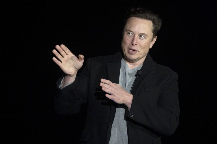 TeslaCEOElon Musk公开杠上普丁，但实际上Tesla欧洲制造业务与俄罗斯仍有供货合作关系。法新社