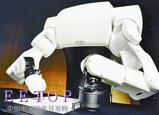 人工智能爆发 2017年智能机器人或将走进你的家