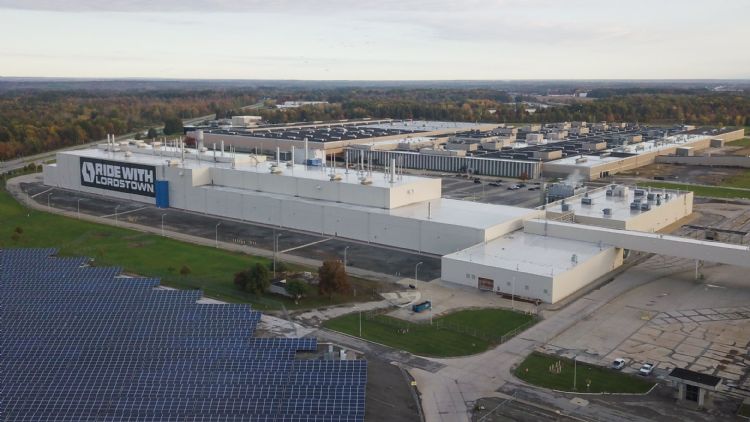 富士康宣布与商用电动轻型卡车供应商Lordstown Motors正式完成代工生产制造协议及合资开发协议签署。法新社