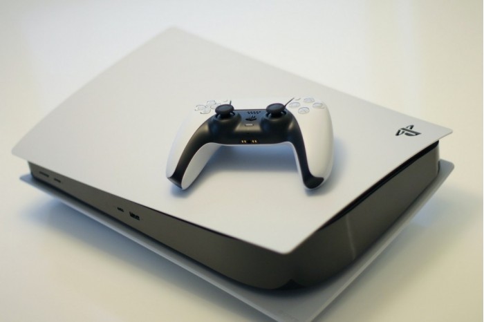 索尼PS5是近三年来第一款销量超过任天堂Switch的主机